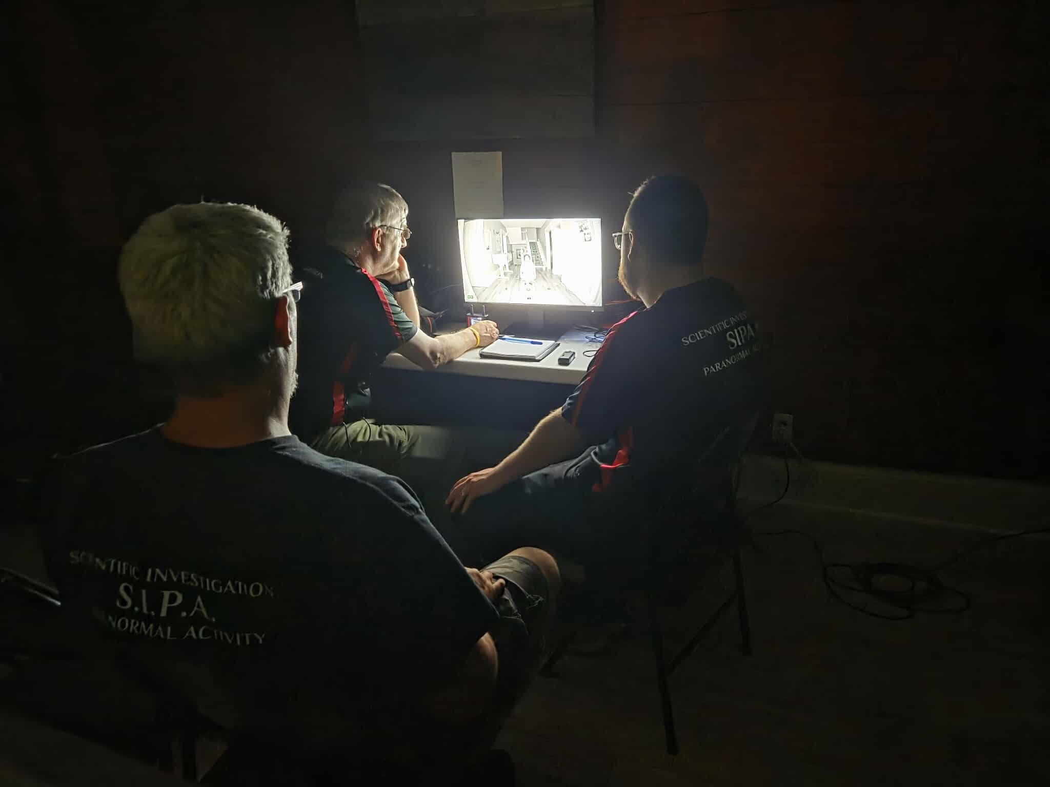 SIPA investigators monitoring an investigation